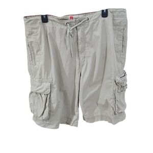 Mossimo Supply Co Cargo Shorts  Sz 38 Mens.. Preowned